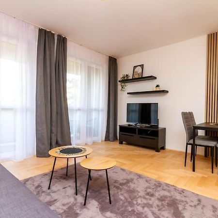 Gozsdu White Raven 3 - Terrace And Free Underground Parking Apartment Budapest Exterior photo