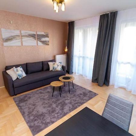 Gozsdu White Raven 3 - Terrace And Free Underground Parking Apartment Budapest Exterior photo