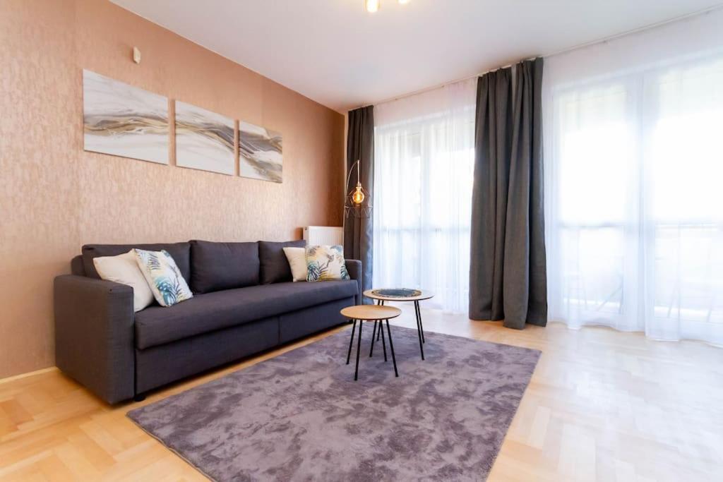 Gozsdu White Raven 3 - Terrace And Free Underground Parking Apartment Budapest Exterior photo