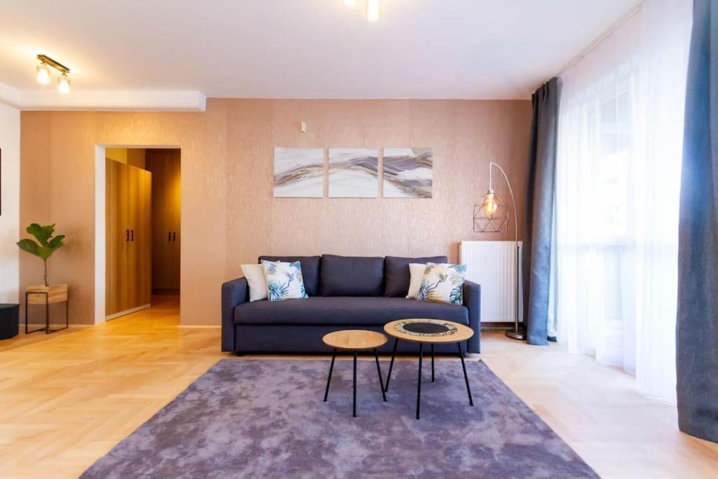 Gozsdu White Raven 3 - Terrace And Free Underground Parking Apartment Budapest Exterior photo